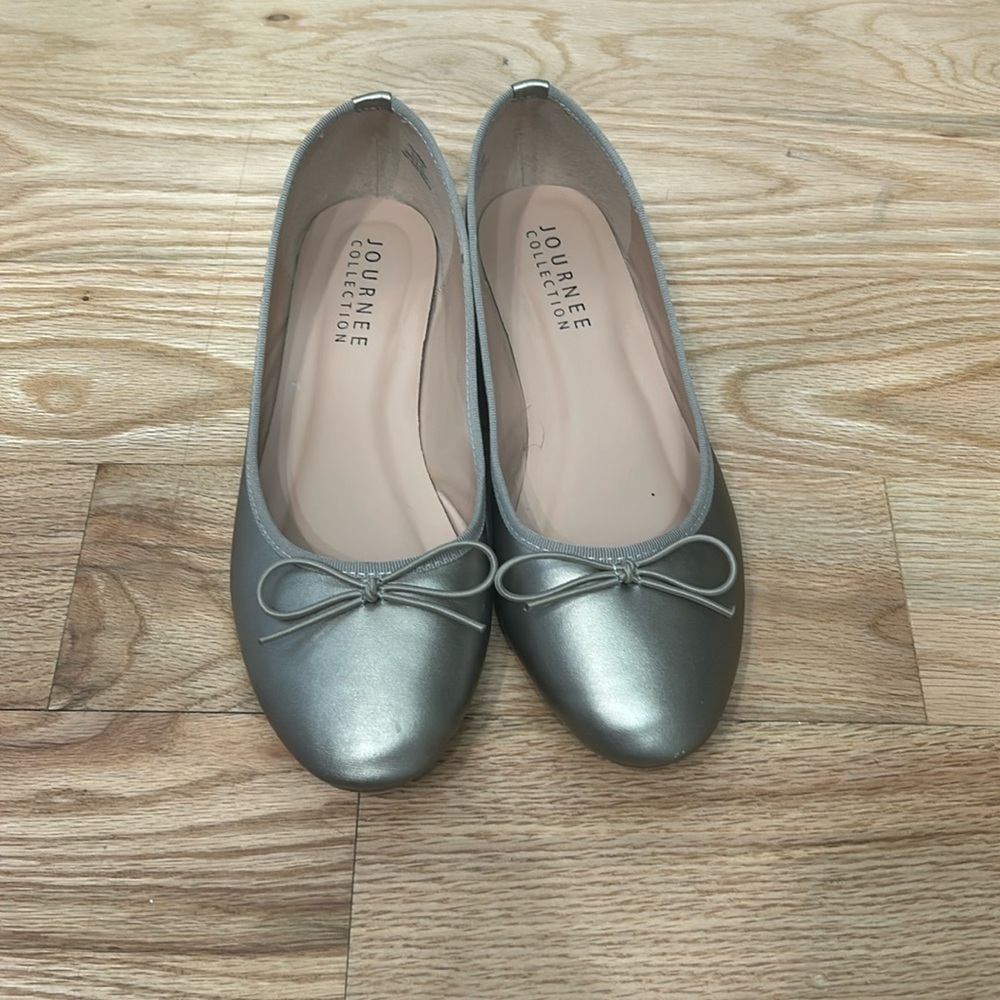 Gold ballet flats